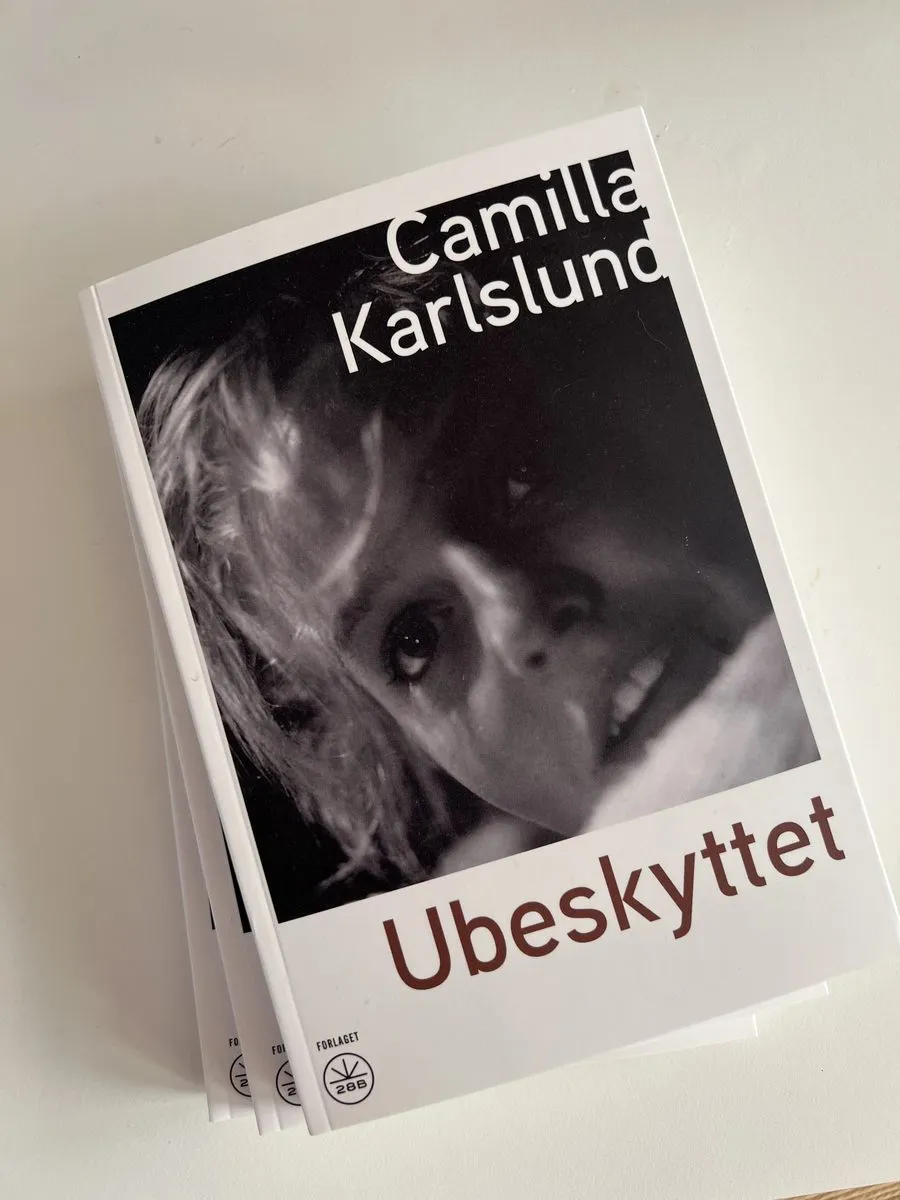 Bogen Ubeskyttet af Camilla Karlslund